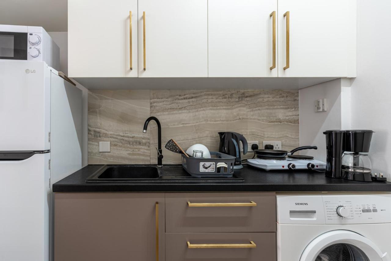 Eleni'S 1-Br Apt In Larnaca Center Екстериор снимка